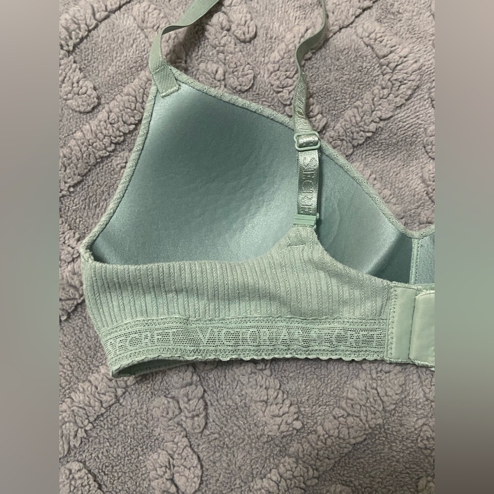 Victoria's Secret 36C T shirt lightly lined wireless pointelle bra LIKE NEW - Picture 2 of 6